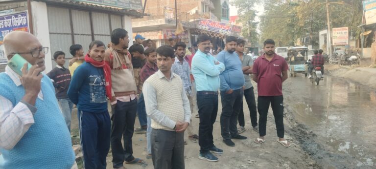 मांझा में नाली का गंदा पानी सड़क पर बहने की समस्या पर प्रशासन सख्त