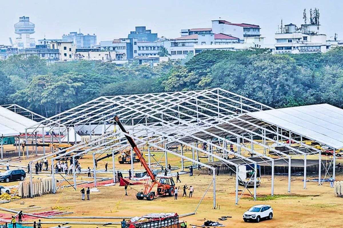 gandhi maidan shapath grahan| Entry for the general public into Gandhi Maidan will be through these gates.