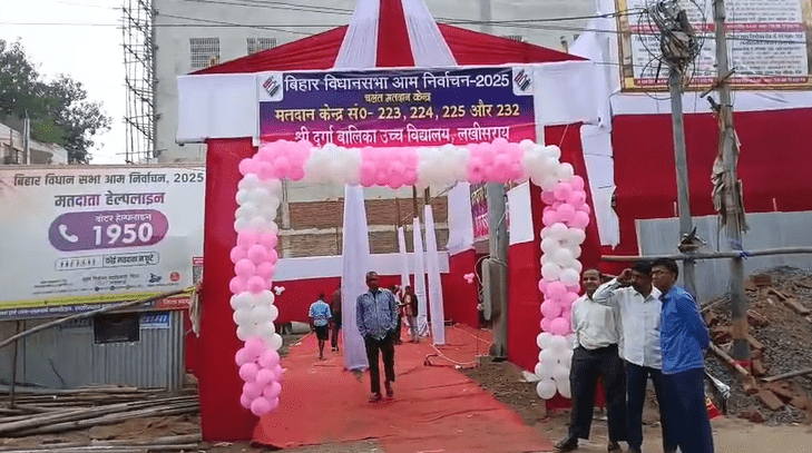Bihar Election 2025: बिहार के अलग-अलग बूथों पर सुबह-सुबह वोट डालने के लिये लगी लंबी लाइन, देखिये तस्वीरें 1 Image 30