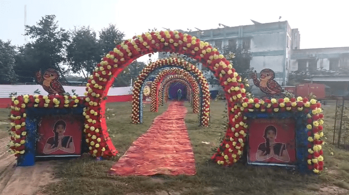 Bihar Election 2025: बिहार के अलग-अलग बूथों पर सुबह-सुबह वोट डालने के लिये लगी लंबी लाइन, देखिये तस्वीरें 6 Image 34