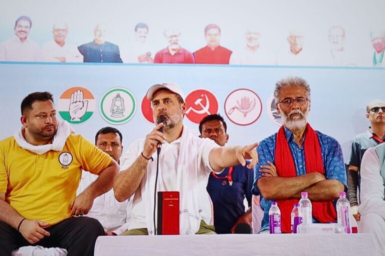 Bihar Election 2025: पहले चरण में महागठबंधन में बढ़ी मुश्किलें, 11 सीटों पर ‘फ्रेंडली फाइट’ से बिगड़े समीकरण