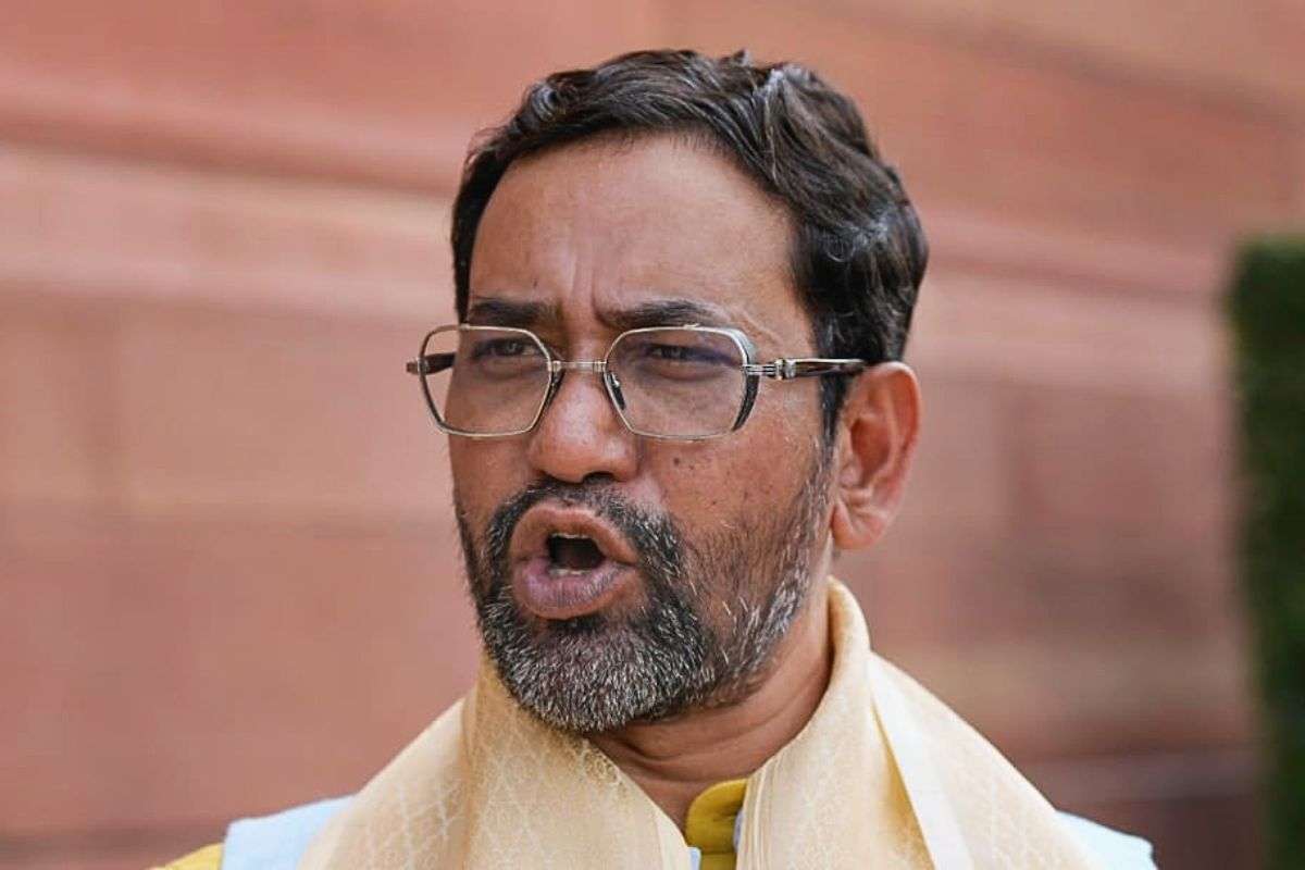 nirahua on khesari| Nirahua called Khesari 'Yadmulla', saying that such a person cannot be a Yadav.