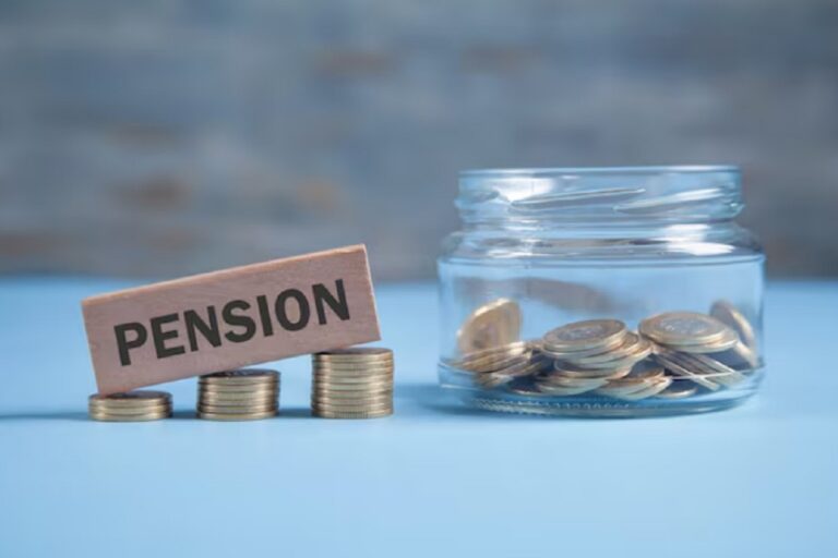 8th Pay Commission से पहले सरकारी कर्मचारियों को बड़ा झटका! ओल्ड पेंशन स्कीम बहाल नहीं करेगी सरकार