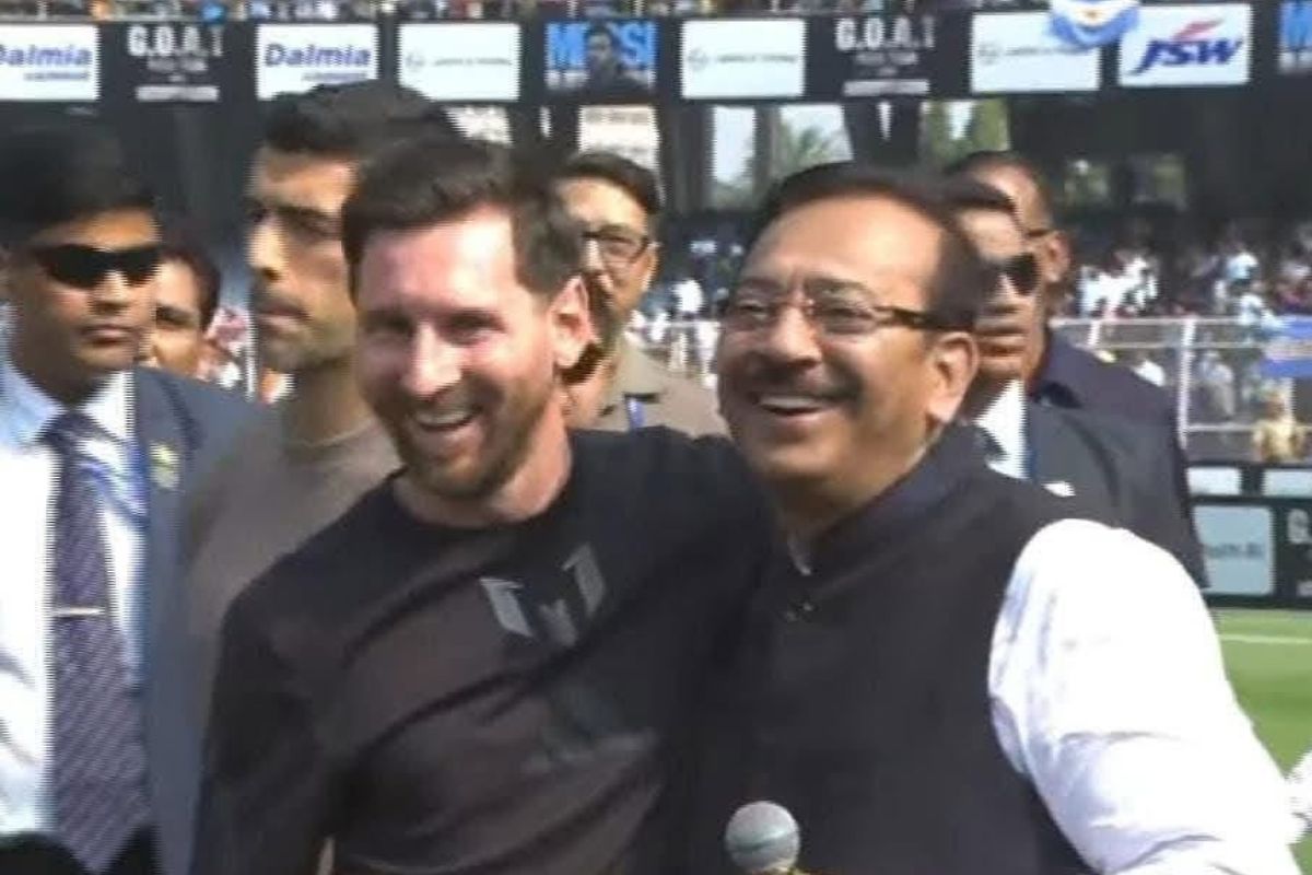 Lionel Messi Kolkata Chaos: मेस्सी के कार्यक्रम में अराजकता, बंगाल के खेल मंत्री अरूप बिस्वास ने दिया इस्तीफा