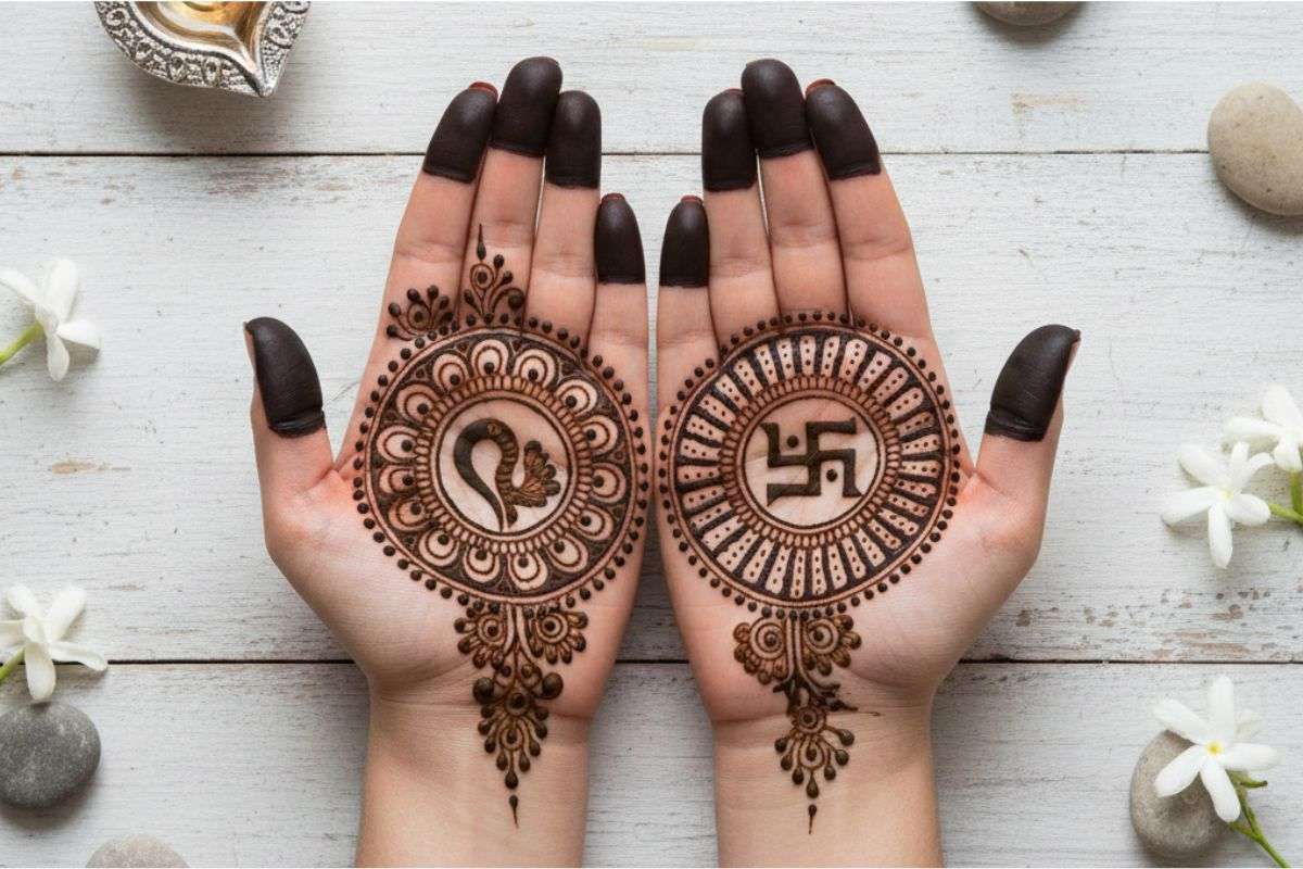 Baby Bump Footprints Mehendi Designs 2025 1