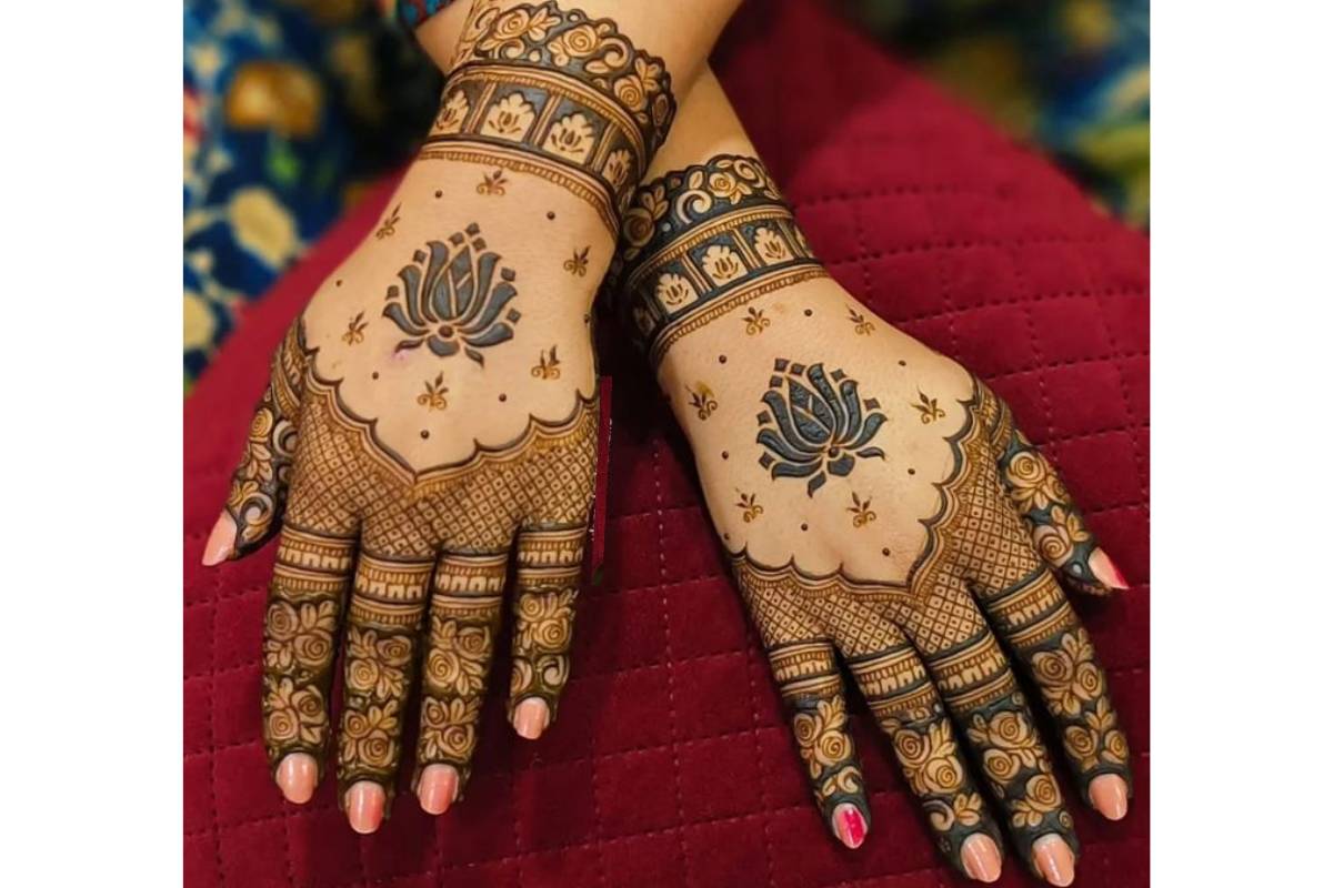Latest Lotus Mehendi Design Images: मेहंदी के न्यू ट्रेंड में कमल मेहंदी डिजाइन बन रहा सबकी पसंद – हर कोई लगाना चाह रहा ये सुंदर डिजाइन 3 Back Hand Latest Lotus Mehendi Design