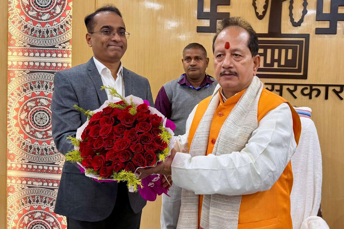 Bihar: डिप्टी सीएम विजय सिन्हा का हुआ प्रमोशन, नितिन नवीन के विभाग की संभाली जिम्मेदारी 