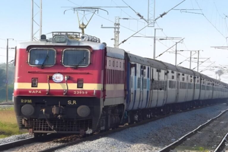 Good News: भारतीय रेलवे का बड़ा कदम, बिहार से दिल्ली जाने वाली इस ट्रेन में मिलेगी ATM से कैश निकालने की सुविधा
