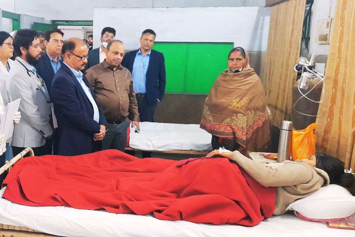 कोल इंडिया के चेयरमैन पहुंचे धनबाद, गैस प्रभावित क्षेत्र का किया दौरा, लोगों से की अपील 2 Coal India Chairman Dhanbad News