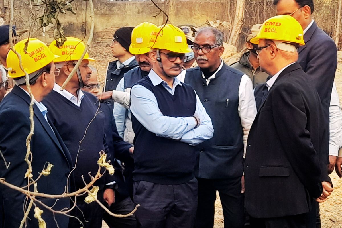 गैस रिसाव रोकने के लिए नाइट्रोजन फ्लशिंग, कोल इंडिया के चेयरमैन केंदुआ पहुंचे 2 Coal India Chairman In Dhanbad Jharkhand News Today