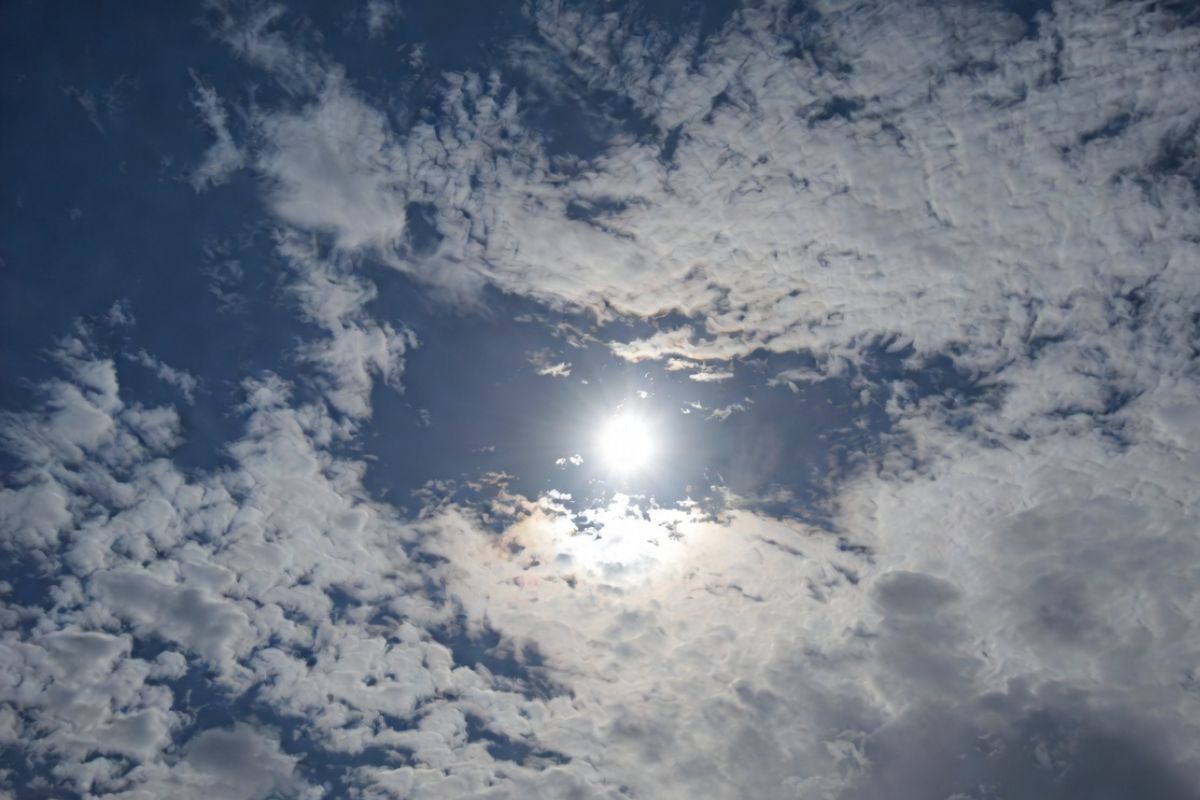 Color Of Sun: आधा भारत नहीं जानता सूर्य पीला है या सफेद? जानिए कैसा दिखता है सूरज 7 Color Of Sun 2