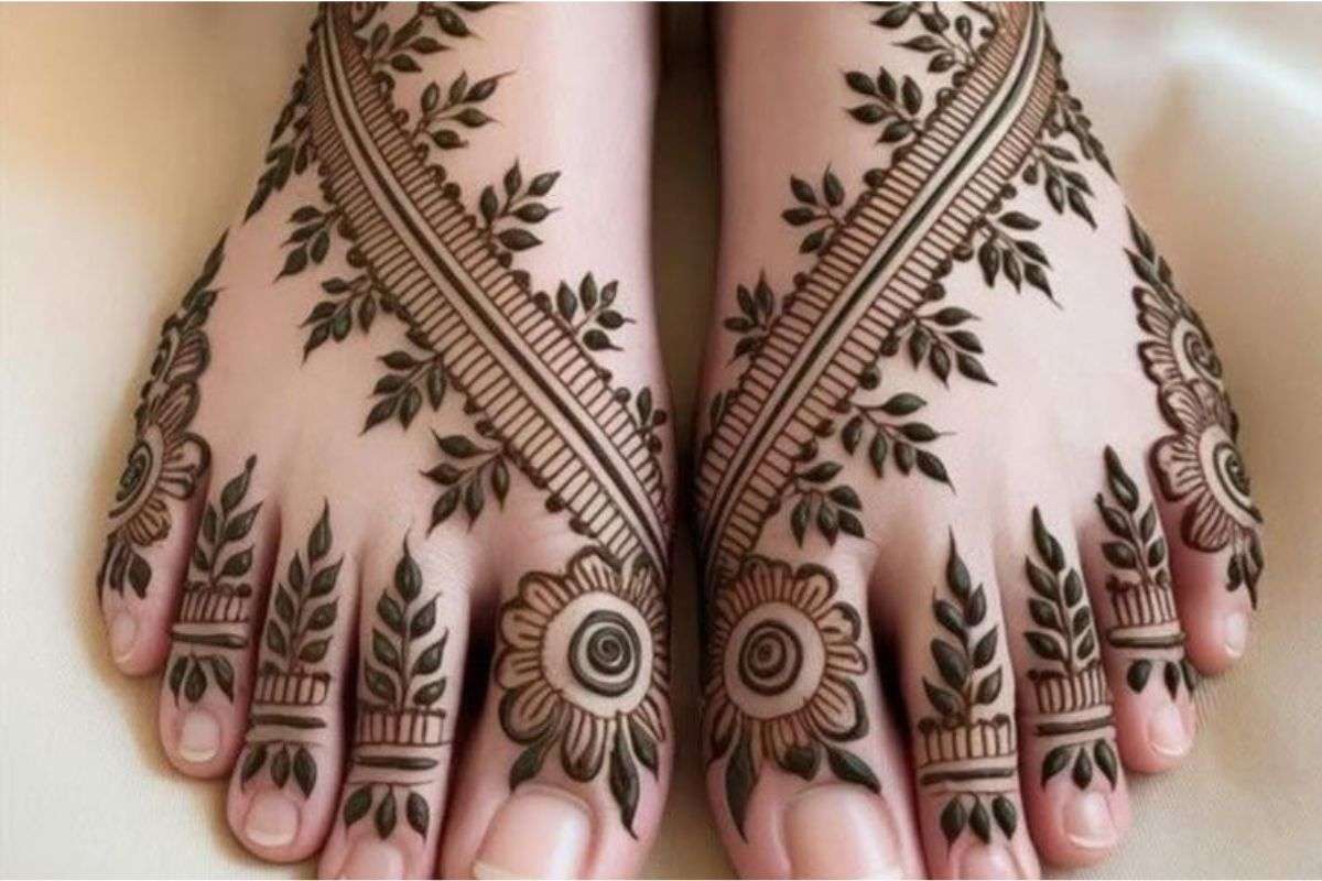Foot Mehndi Design 2026:पैरों में लगाए लेटेस्ट और सिंपल मेहंदी डिजाइन 2 Foot Mehndi Design 2026 2