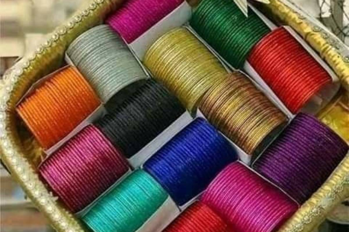 New Pastel Shades Bangles Design: पेस्टल बैंगल्स के नए डिजाइन से बढ़ाएं हाथों की खूबसूरती 6 Plane Glass Bangles Design