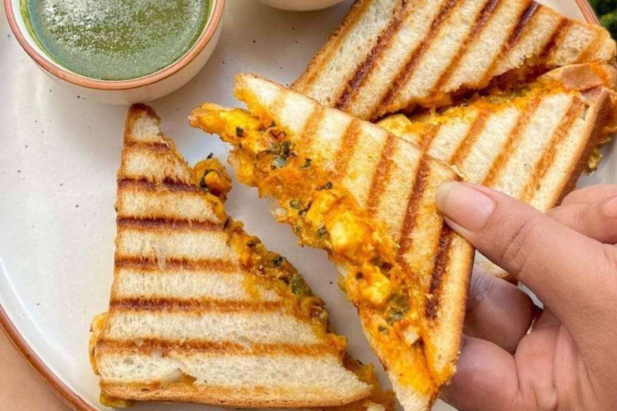 Grilled Aloo Matar Sandwich Recipe 