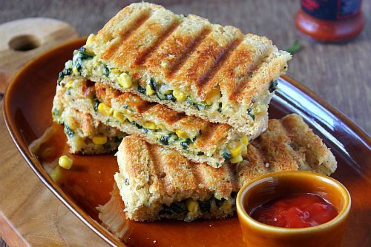 Grilled Paneer Sandwich Recipe: मिनटों में बनाएं ग्रिल्ड पनीर सैंडविच और नाश्ते का मजा करें दोगुना 1 Grilled Paneer Sandwich Recipe