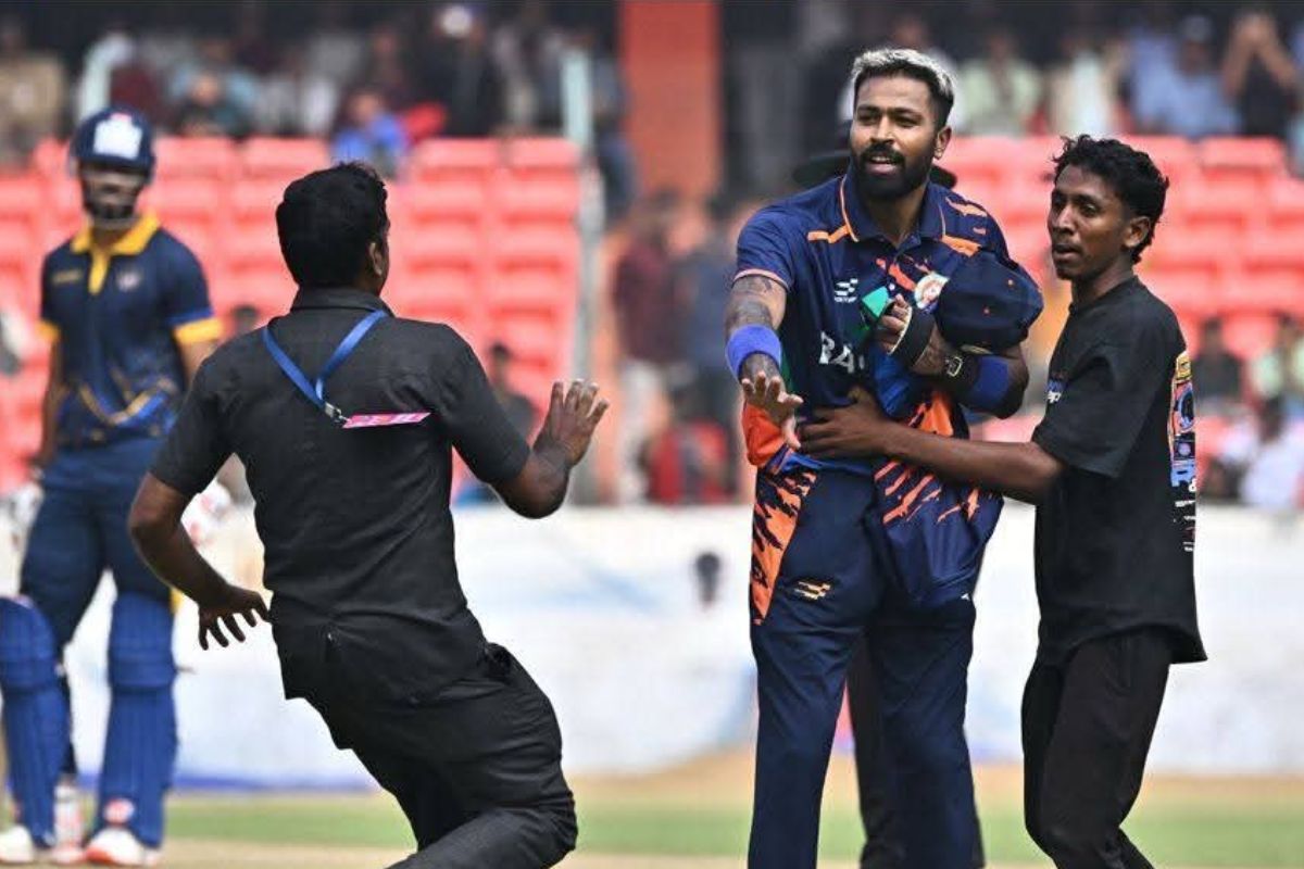 SMAT: Hardik Pandya With Fan