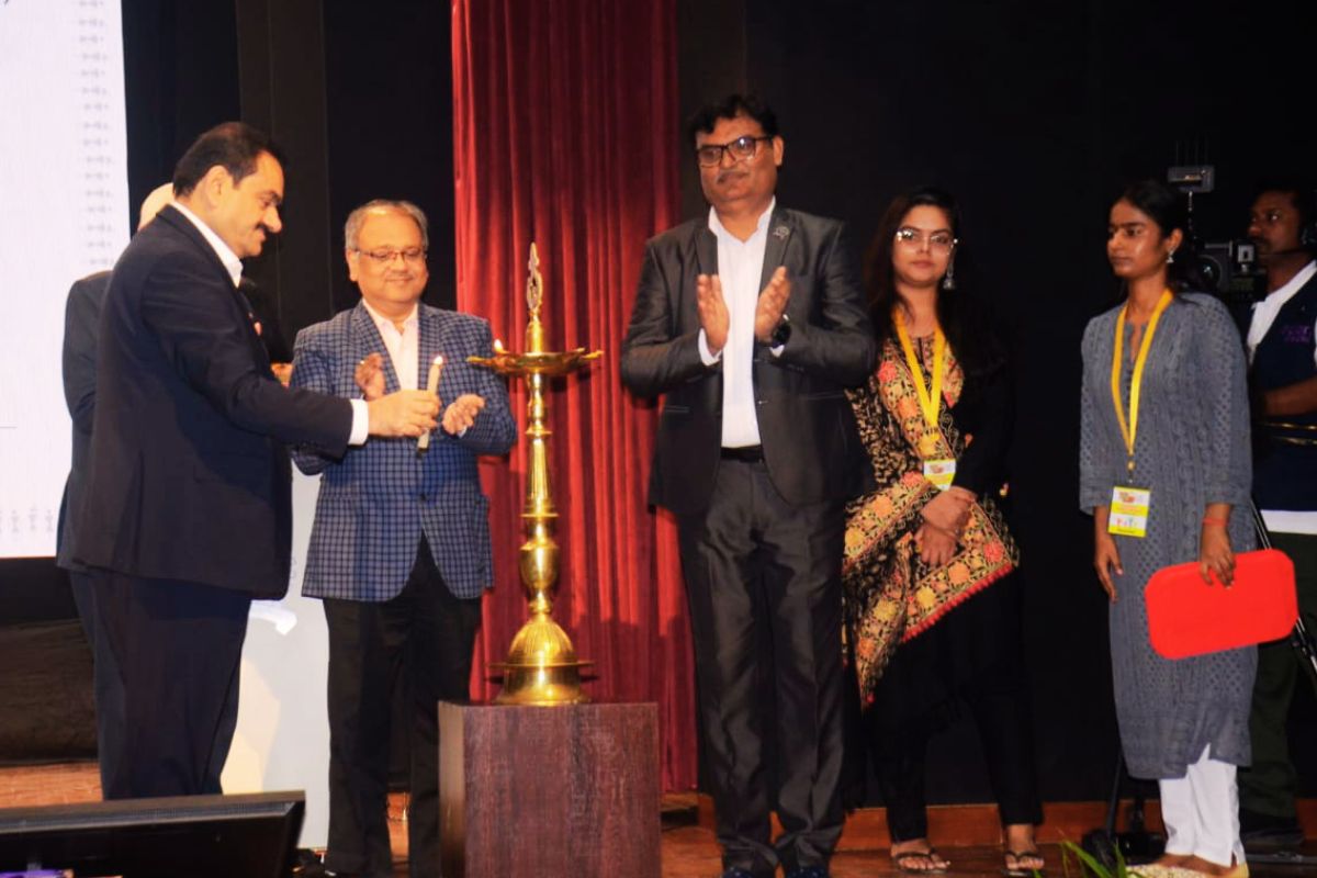 Photos: आईआईटी आईएसएम में गौतम अदाणी- 3एस माइनिंग एक्सलेंस सेंटर और 50 छात्रों को पेड इंटर्नशिप की घोषणा 4 Iit Ism Dhanbad Centenary Week Celebration Gautam Adani News