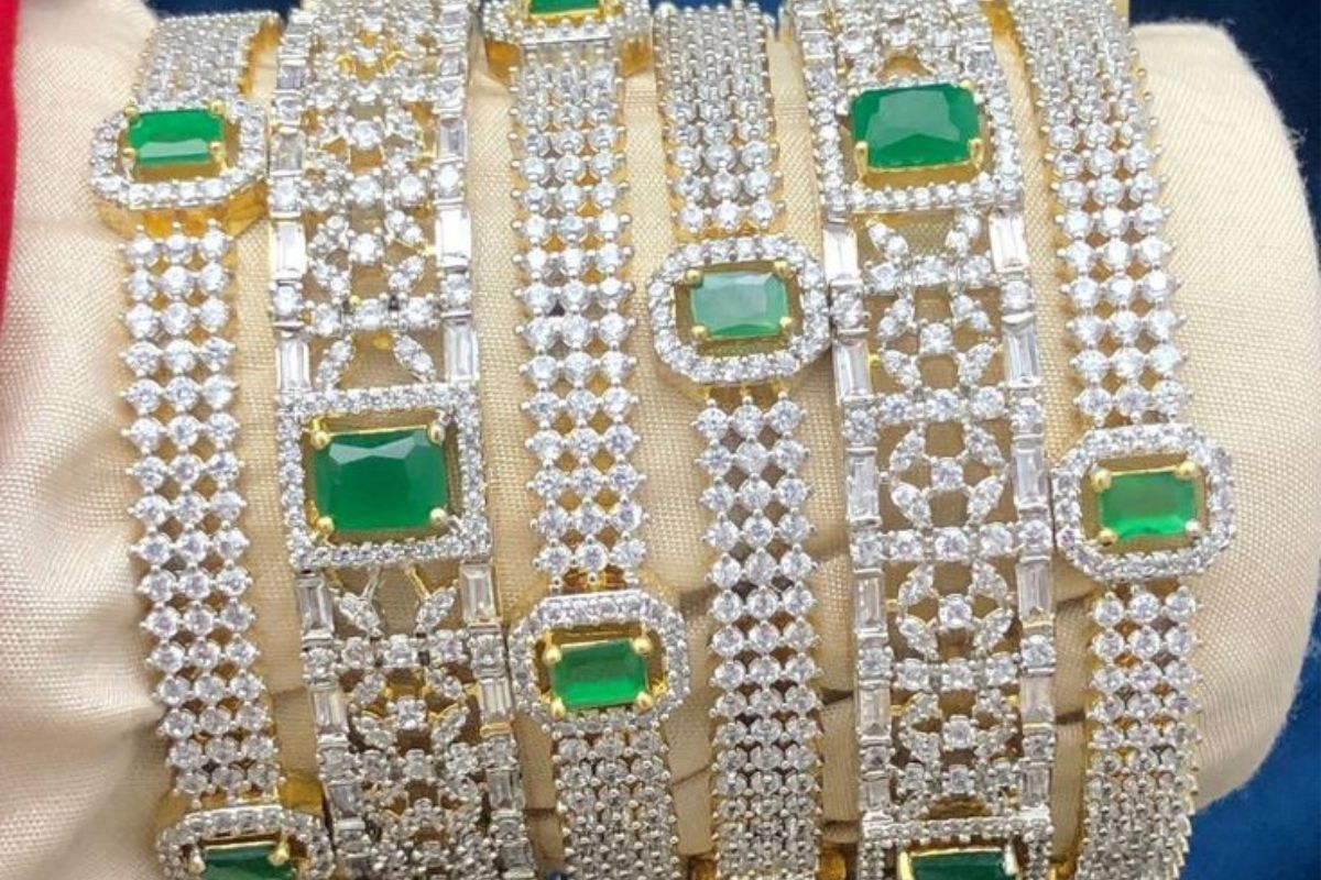 Latest Ad Stone Bangles Designs: ये स्टोन चूड़ियां हर लहंगे और साड़ी को देंगी रॉयल टच 2 Latest Ad Stone Bangles Designs 1