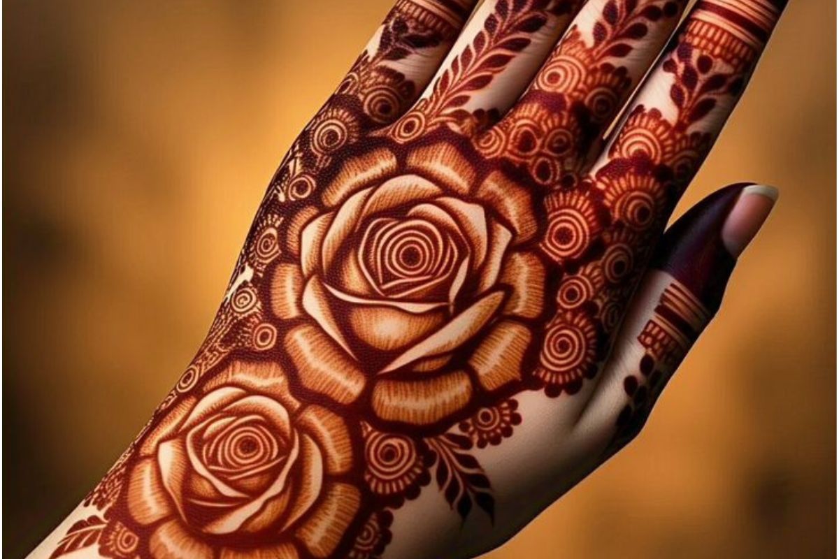 Latest Rose Mehndi Design 2025: हाथों की शोभा बढ़ाएंगे गुलाब के ये नए मेहंदी डिजाइन 1 Latest Rose Mehndi Design 2025 2