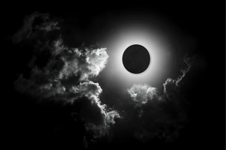 Paush Amavasya 2025: आज है साल की आखिरी अमावस्या, पौष अमावस्या पर ऐसे करें पितरों के लिए तर्पण
