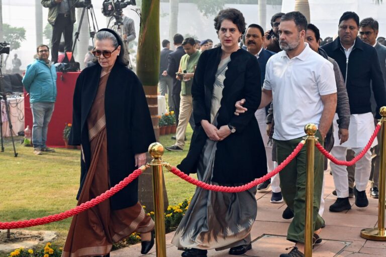 लालू परिवार की तरह गांधी परिवार में शुरू हुआ मतभेद, प्रियंका गांधी को PM उम्मीदवार बनाने की चर्चा 