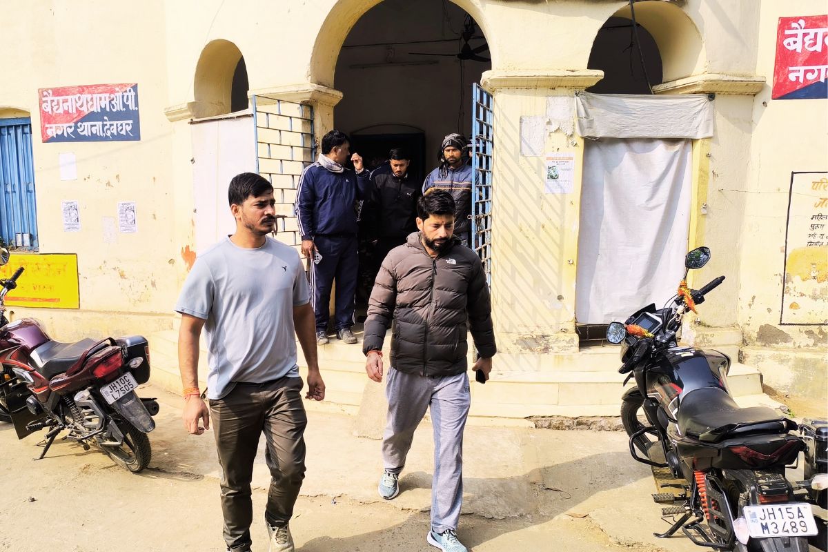 देवघर में एसयूवी की टक्कर से बिहार के भाजपा नेता के भाई की मौत, आरोपियों ने डराने के लिए चमकायी पिस्टल 2 Road Accident Deoghar Bihar Bjp Leader Ashutosh Kumar