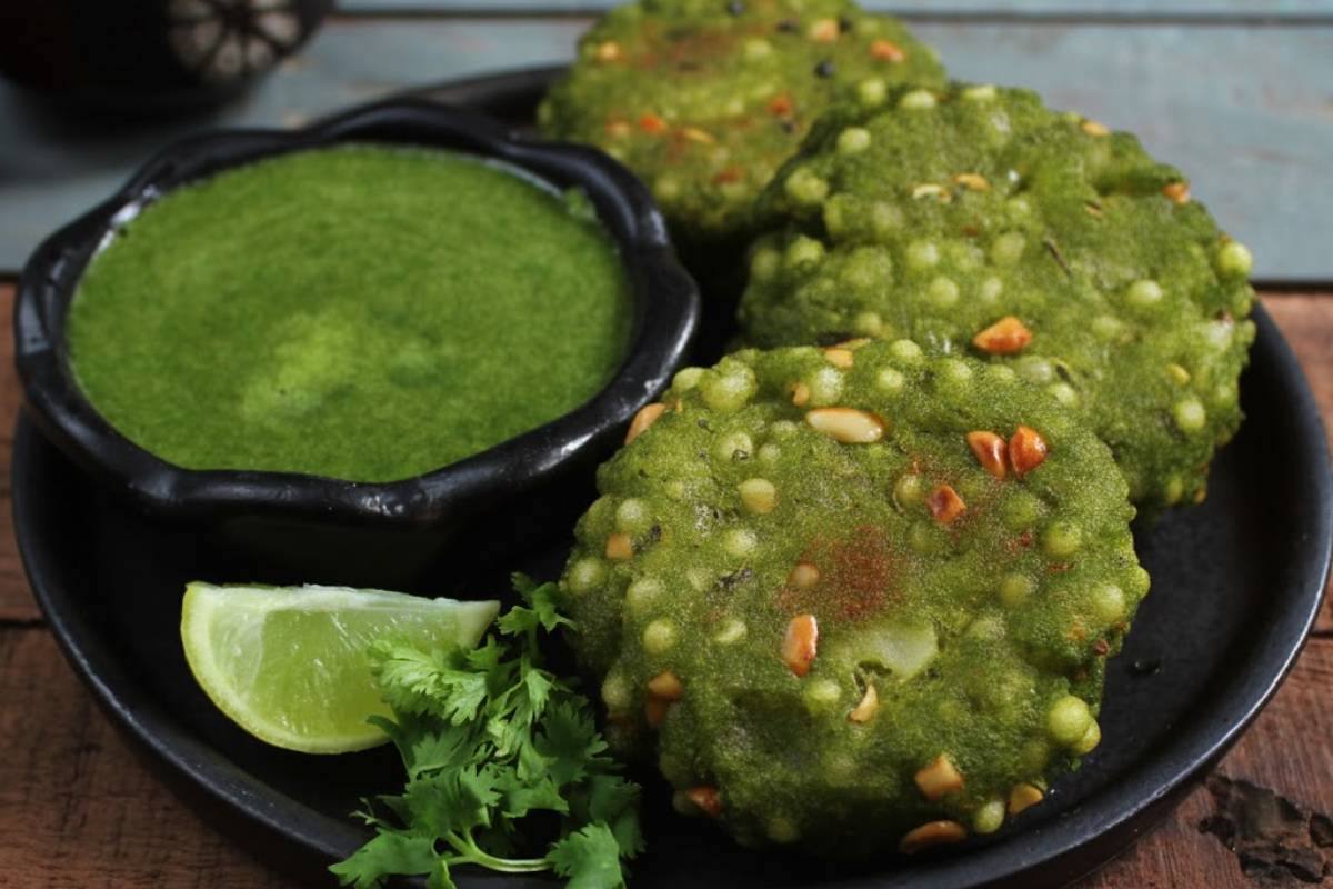 Sabudana Methi Vada Recipe: एक बार खा लिया साबूदाना मेथी वड़ा तो ज़िंदगी भर याद रहेगा स्वाद 2 Healthy And Tasty Sabudana Methi Vada Recipe - Gluten Free Indian Snack