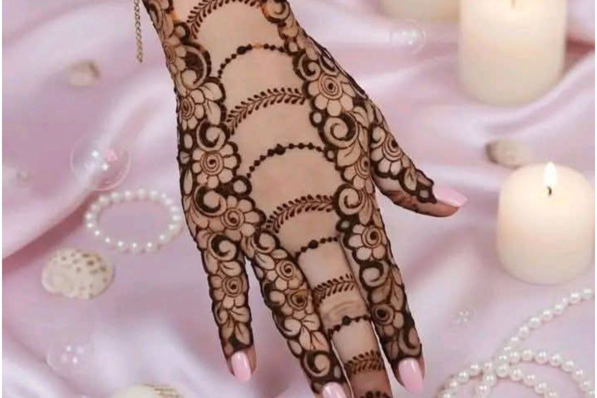 Simple Arabic Mehndi Design 3