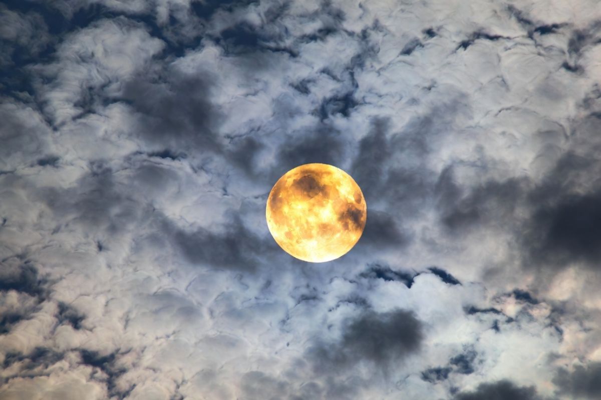 Color Of Sun: आधा भारत नहीं जानता सूर्य पीला है या सफेद? जानिए कैसा दिखता है सूरज 1 Sun 1