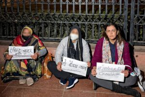 Unnao Case Victim: राहुल और सोनिया गांधी रो रहे थे…मुलाकात के बाद बोली उन्नाव केस की पीड़िता