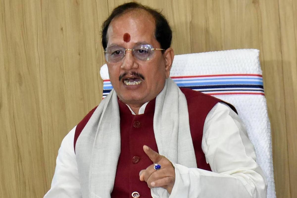 Vijay Sinha given 15 day ultimatum to CO and DCLR