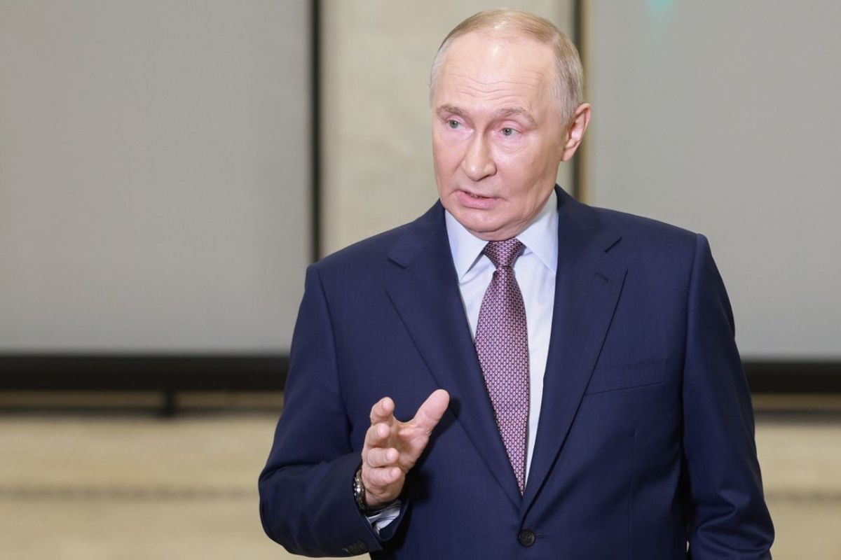 Vladimir Putin threatens to cut off Ukraine from sea after attack on Russian tankers in Black Sea