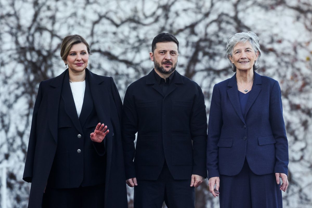 Volodymyr Zelenskyy communicates with journalists on WhatsApp during busy European trip