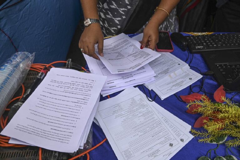West Bengal SIR: समस्या क्या है? यह पूछते हुए स्पेशल ऑब्जर्वर ने बीएलओ को लगाई फटकार