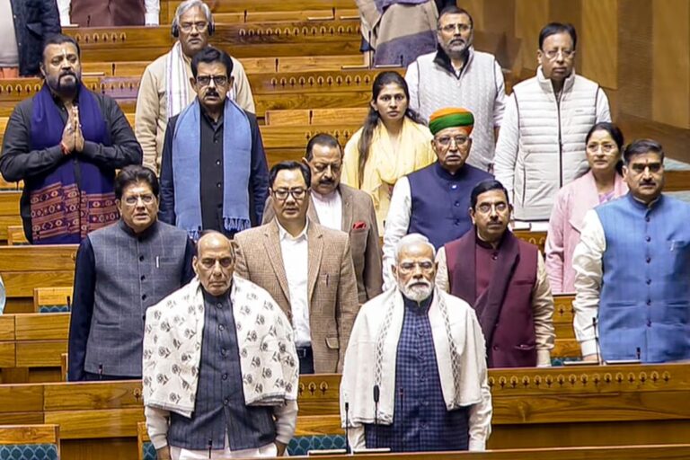 हमेशा गांधी-नेहरू को दोष देना गैरजरूरी है