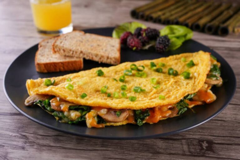 Palak Mushroom Omelette: विंटर के लिए बेस्ट है सेहत से भरपूर पालक मशरूम ऑमलेट, बहुत आसान है लजीज स्वाद वाली रेसिपी