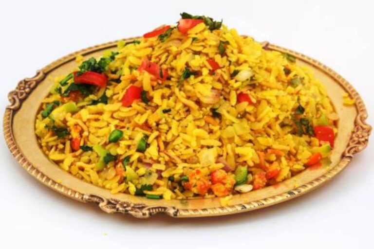 Tomato Poha Recipe: सर्दियों में लेना है ब्रेकफास्ट का मजा, तो फटाफट ट्राई करें टमाटर पोहा रेसिपी
