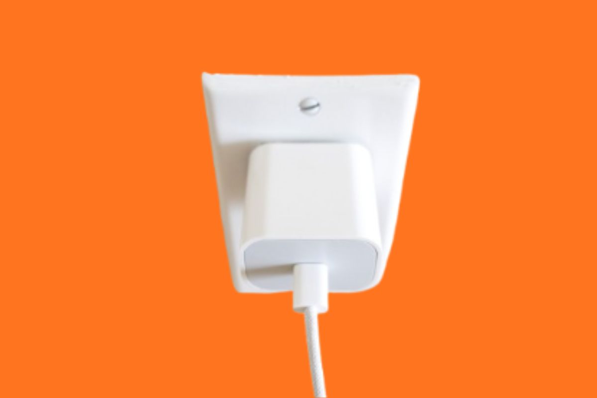 charger plugged in without phone