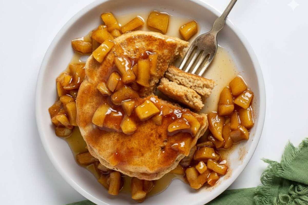 Eggless Apple Pancake Recipe: आज मीठे में कुछ हेल्दी हो जाएं - ट्राइ करें एगलेस एप्पल पैनकेक रेसिपी 3 Eggless Apple Pancake Recipes In Hindi Min