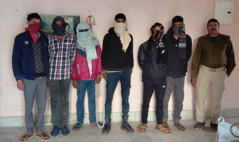चार तस्कर समेत दो शराबियों को किया गिरफ्तार