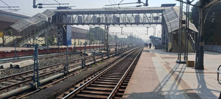 वर्तमान फुट ओवरब्रिज को तोड़कर बनेगा 12 मीटर चौड़ा नया फुट ओवरब्रिज