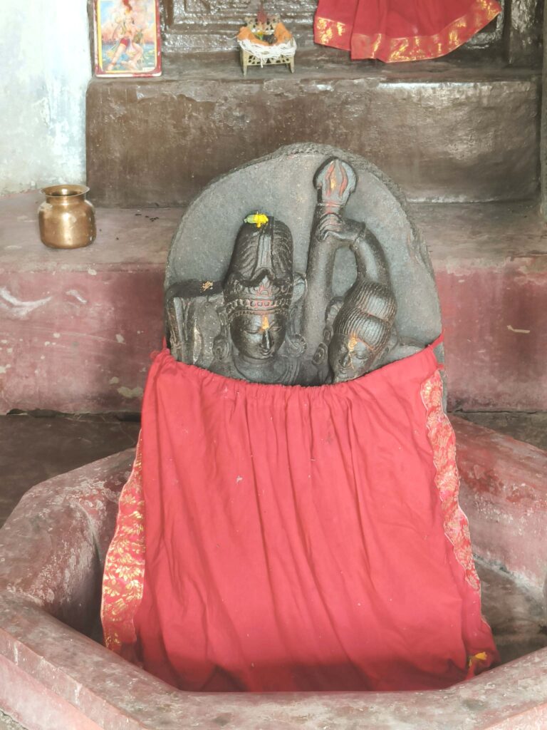 खुदवां में विकास की बाट जोह रहा प्राचीन गौरी शंकर मठ