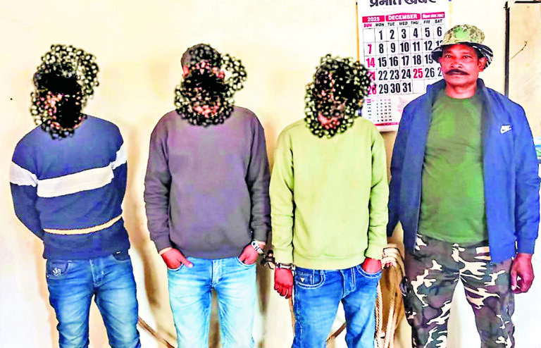 Chaibasa News : मोतिहारी के तीन युवक ठगी करने के आरोप में गिरफ्तार