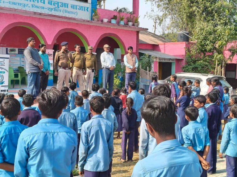 बच्चों को नशा-मुक्त व अनुशासित रहने का दिया संदेश