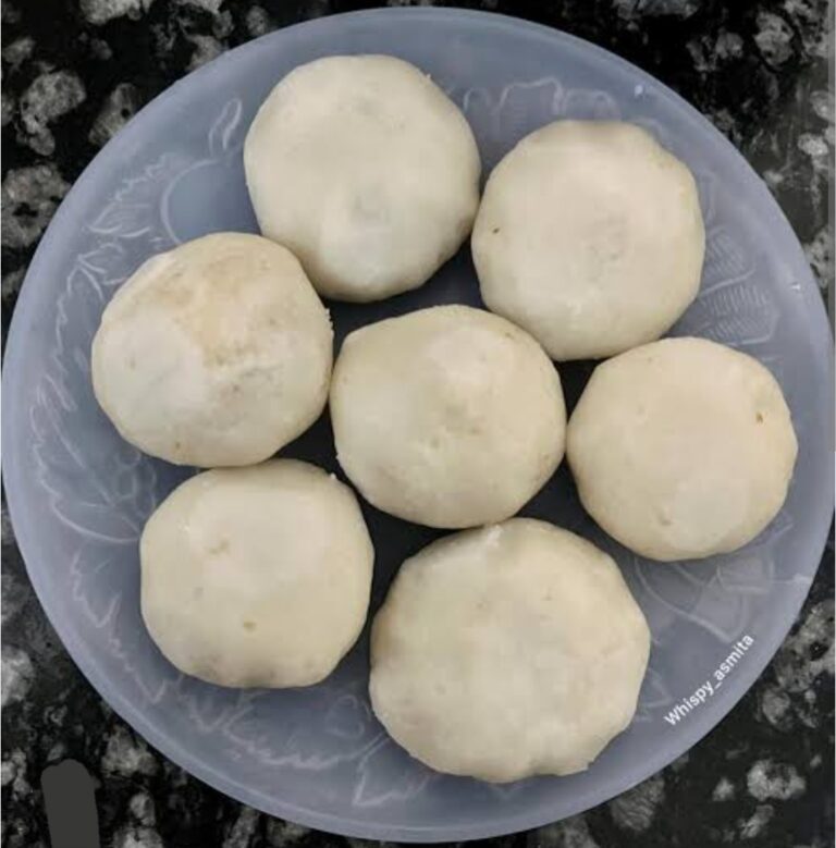 मेसकौर की घरों में चूल्हे पर पकने वाले पीठे के स्वाद की है अलग पहचान