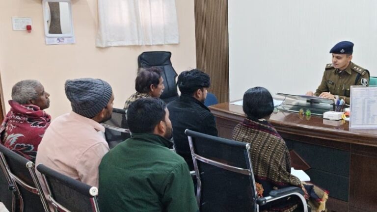 पुलिस उपाधीक्षक ने सुनी जनता की समस्याएं, त्वरित निष्पादन का दिया निर्देश