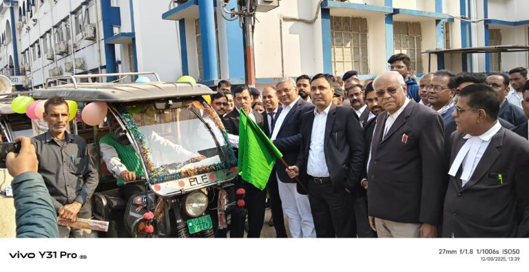 जिला जज ने जागरूकता रथ को किया रवाना
