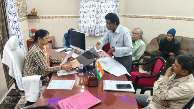 महापौर ने जनता दरबार में सुनी जनसमस्या