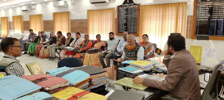 पीएम श्री जवाहर नवोदय विद्यालय की व्यवस्था पर की चर्चा