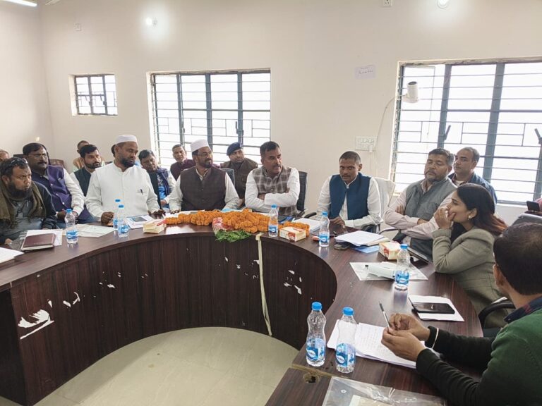 पंसस की बैठक में छाया रहा जमीन व जलापूर्ति का मसला